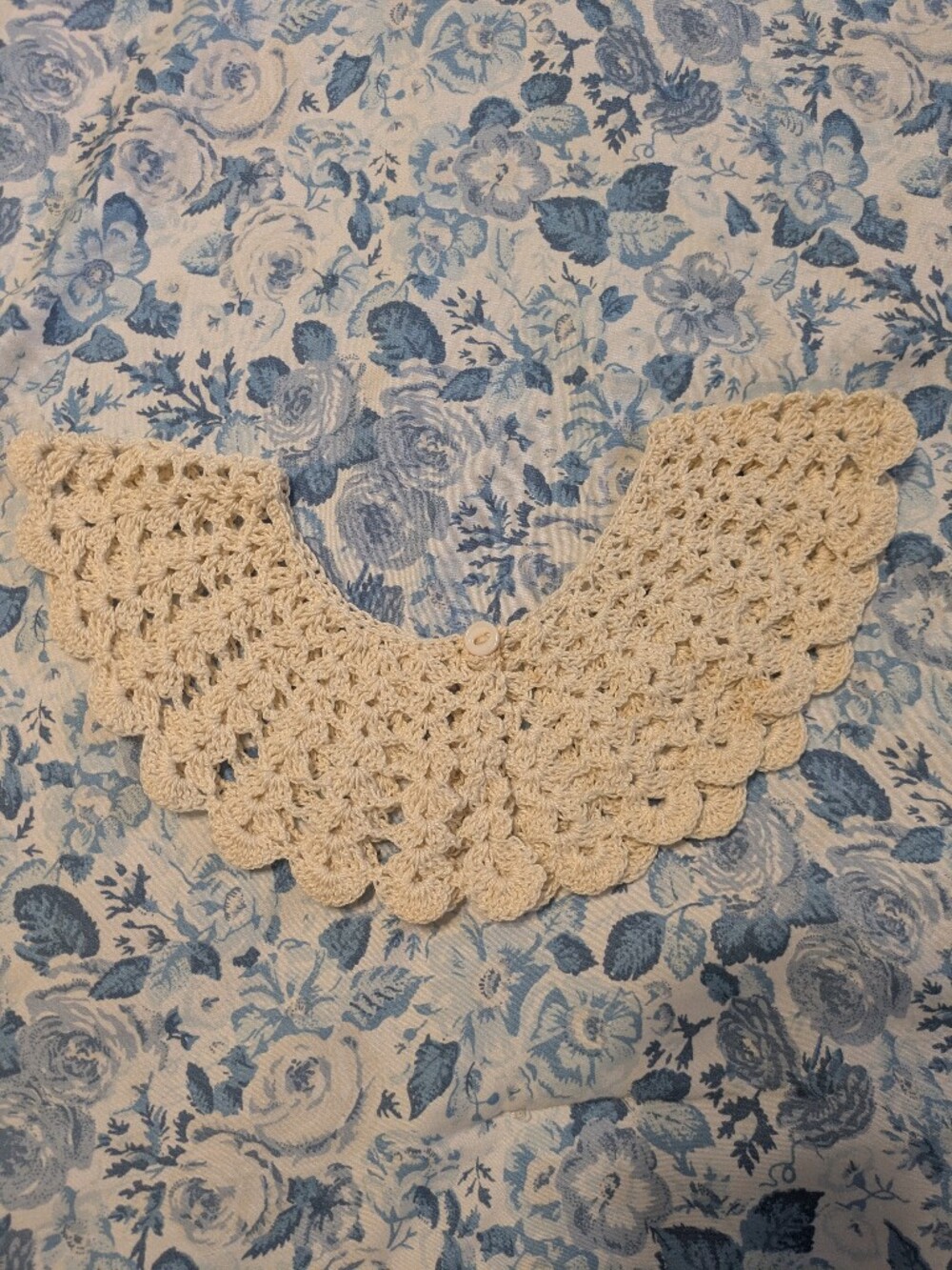 Ecru Crochet Decorative Collar - Feminine Knit Accent
